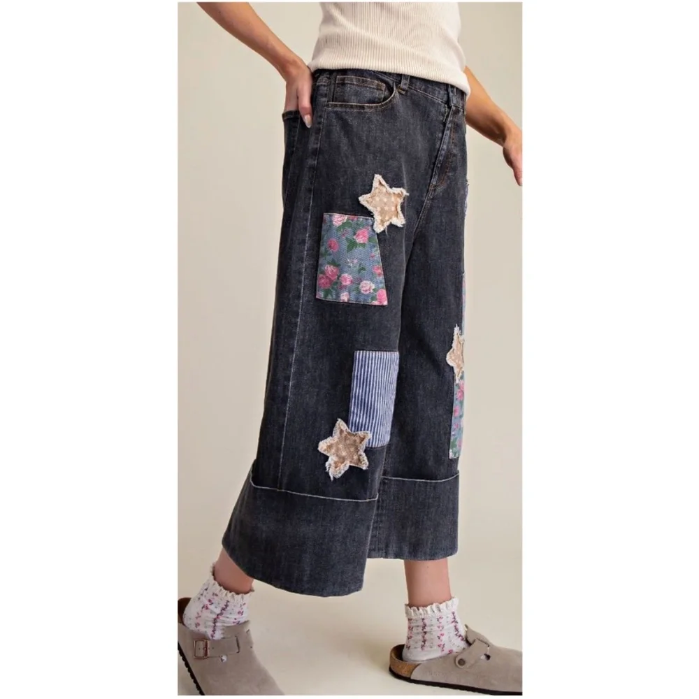 easel Black Cropped Wide-Leg Jeans with Floral & Patchwork Stars NWOT - Picture 4 of 4